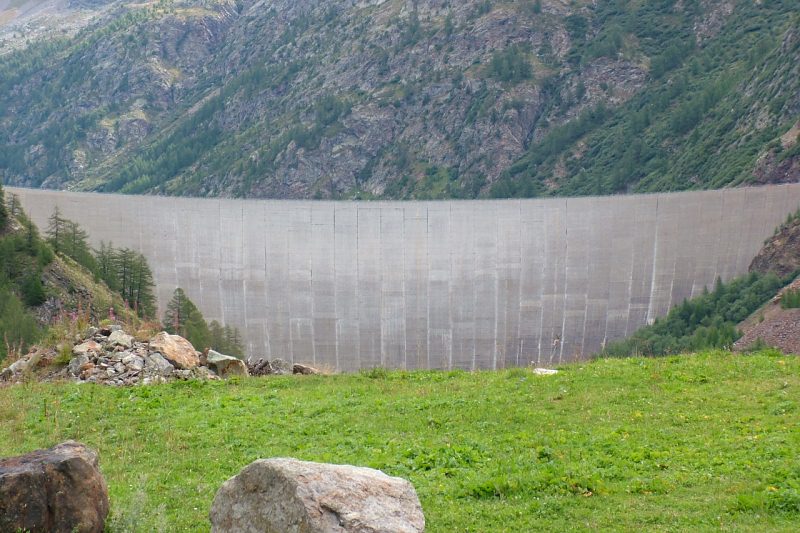 Il muro della diga di Place Moulin